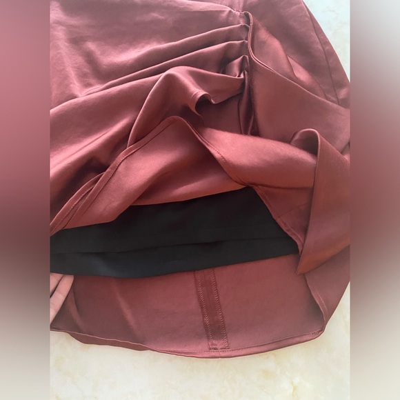 🏷️ 🛍️ NWOT Express Copper Color Drape Front Silk Skirt 🏷️ 🛍️ - Picture 6 of 7